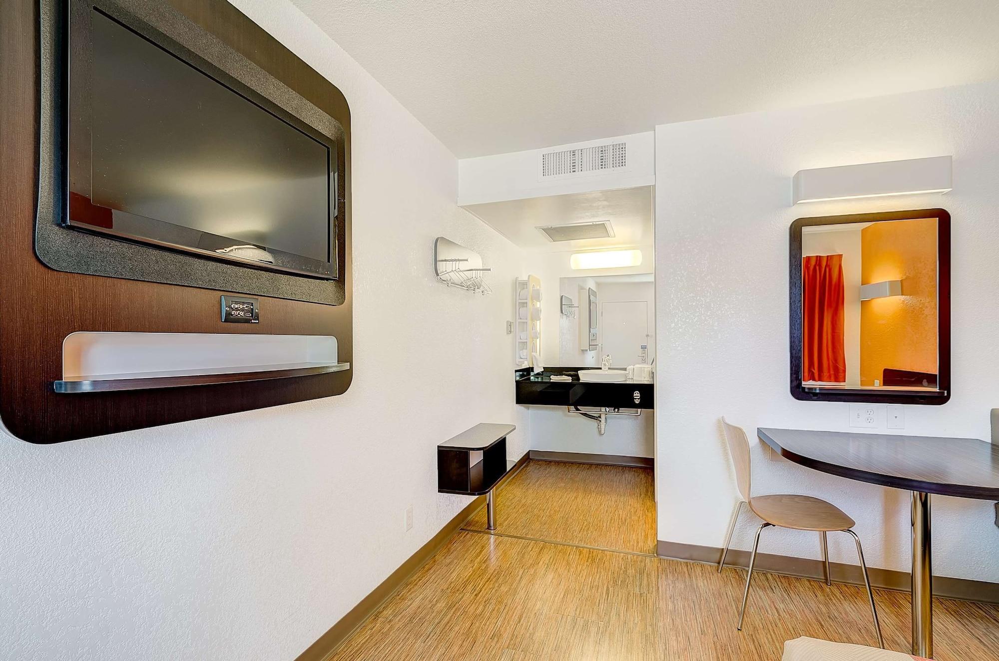 Park Inn By Radisson, Thornton Esterno foto