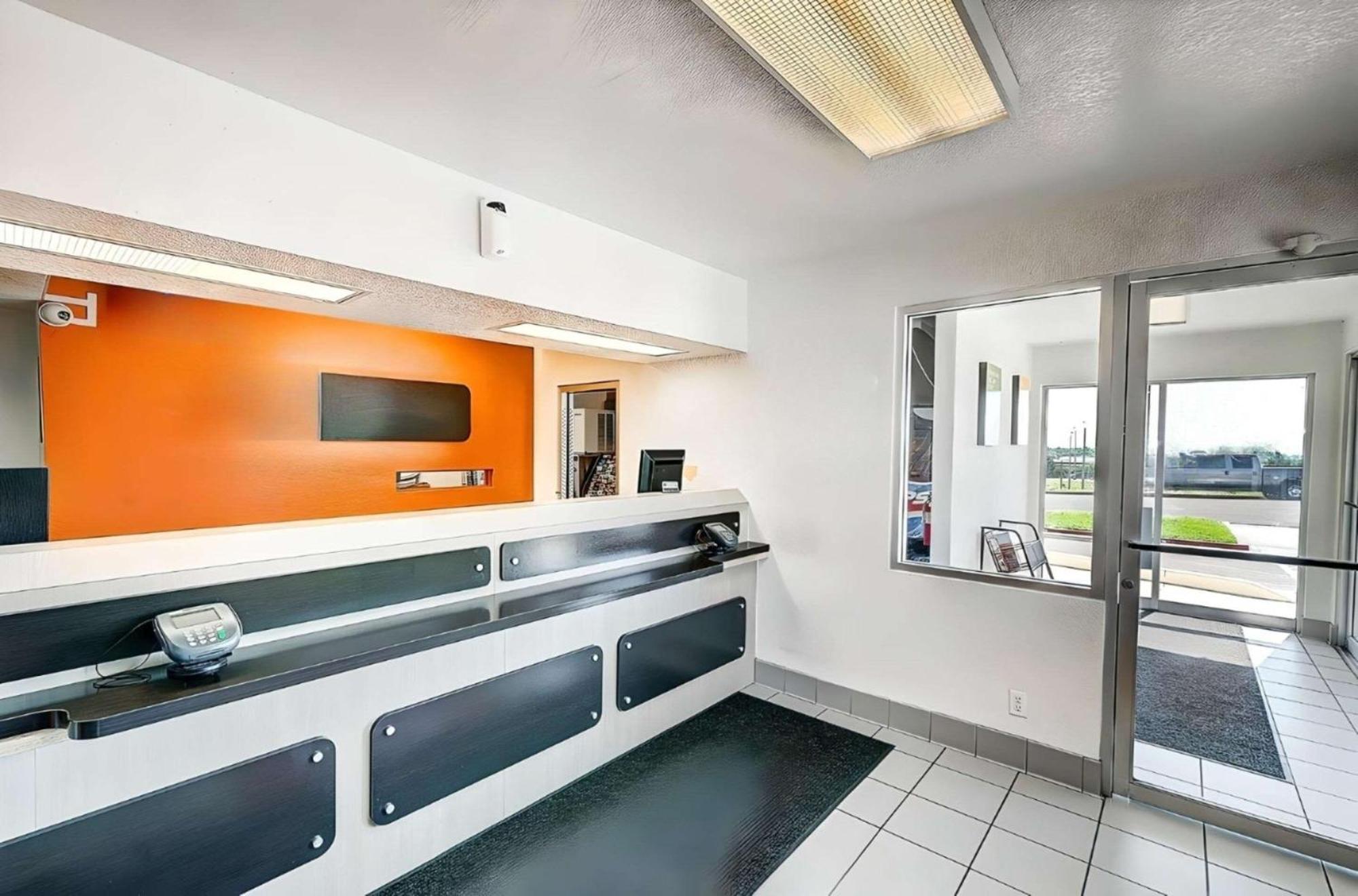 Park Inn By Radisson, Thornton Esterno foto
