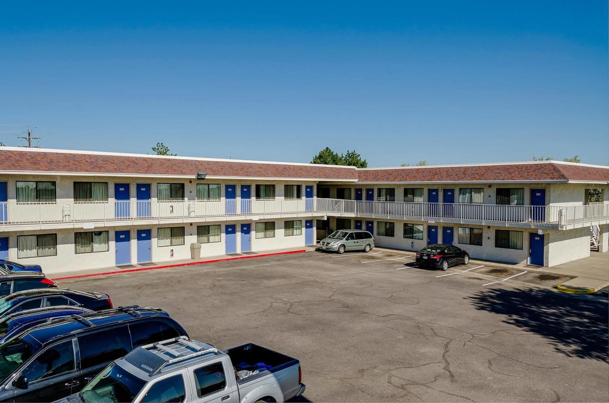 Park Inn By Radisson, Thornton Esterno foto