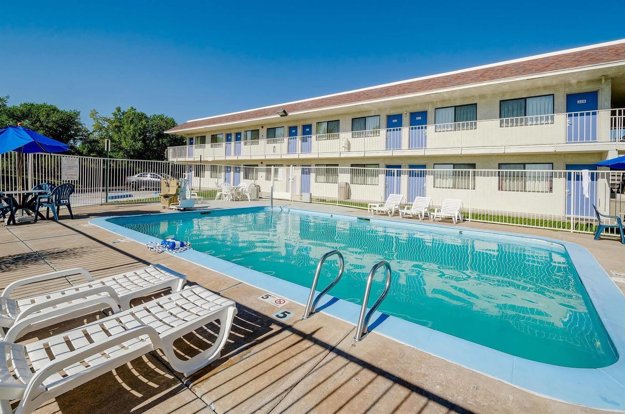 Park Inn By Radisson, Thornton Esterno foto