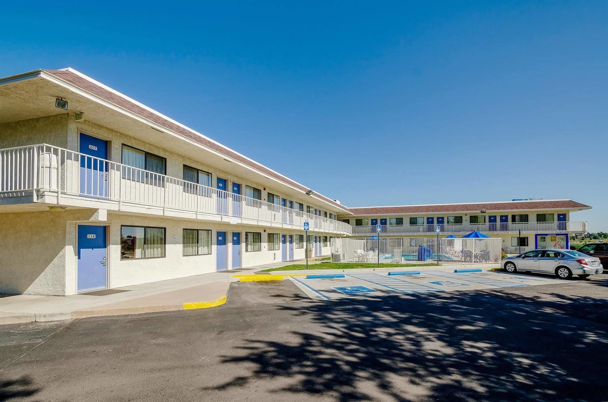 Park Inn By Radisson, Thornton Esterno foto